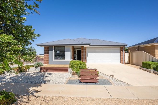 Picture of 16 Bridgewater Avenue, KIALLA VIC 3631