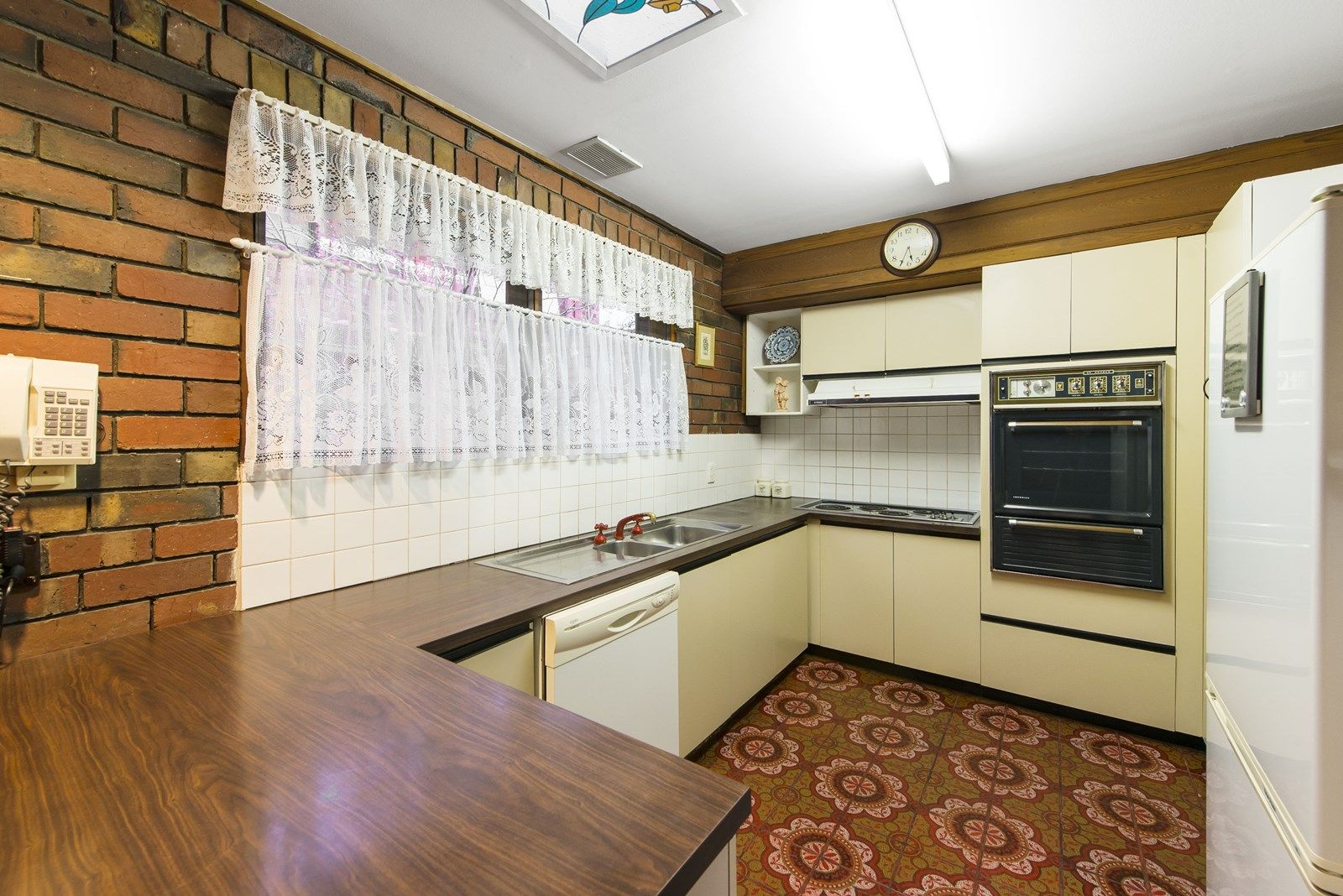 3 Colin Court, Dingley Village VIC 3172, Image 2