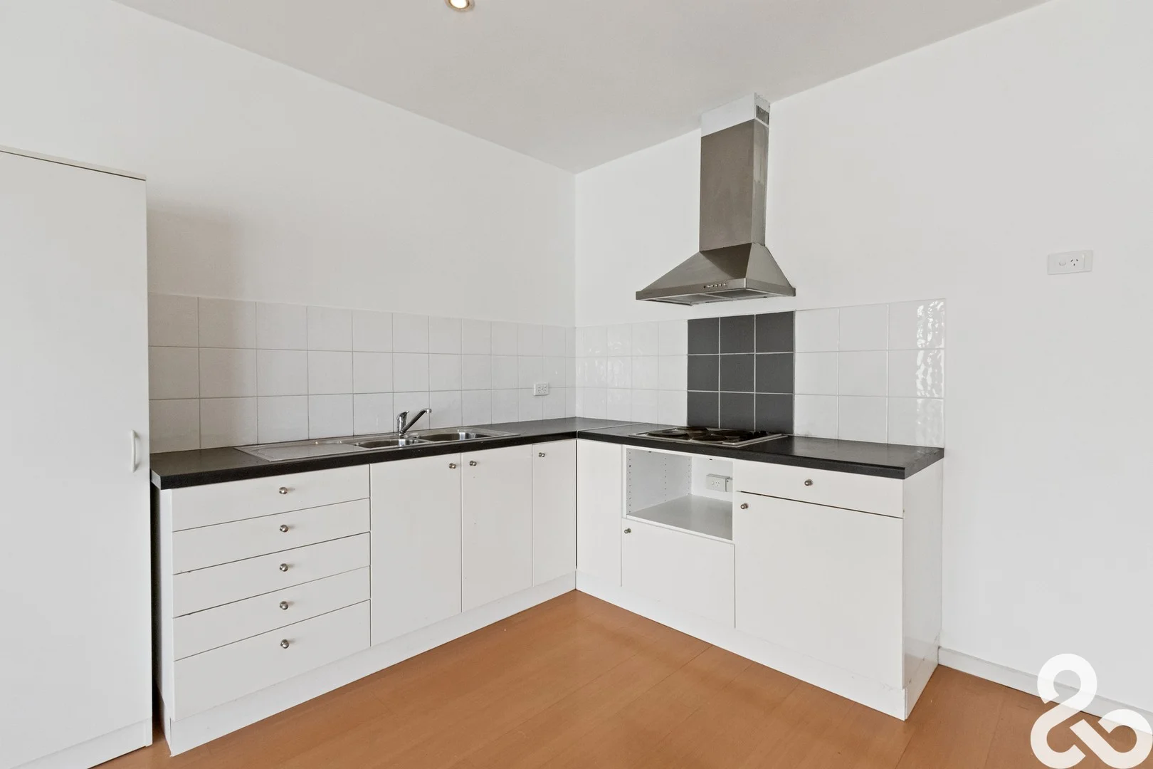 Additional image 2 of 2/949 Plenty Road, Kingsbury VIC 3083