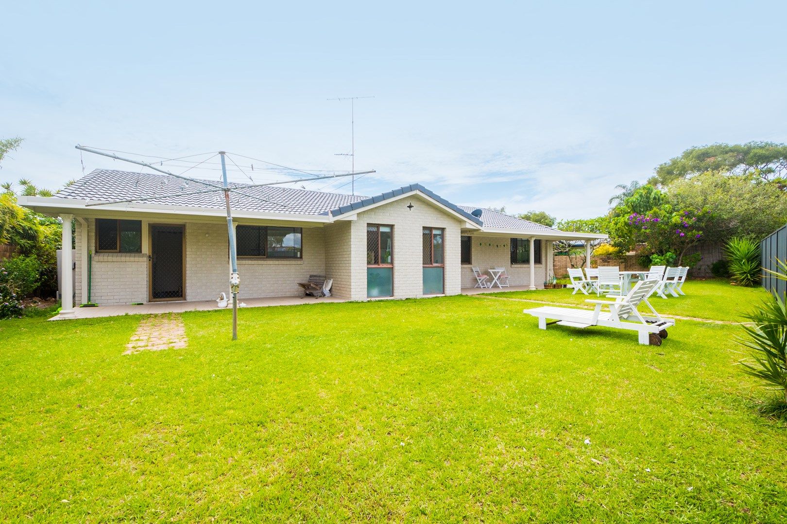 7 Australis Court, Mermaid Waters QLD 4218, Image 2