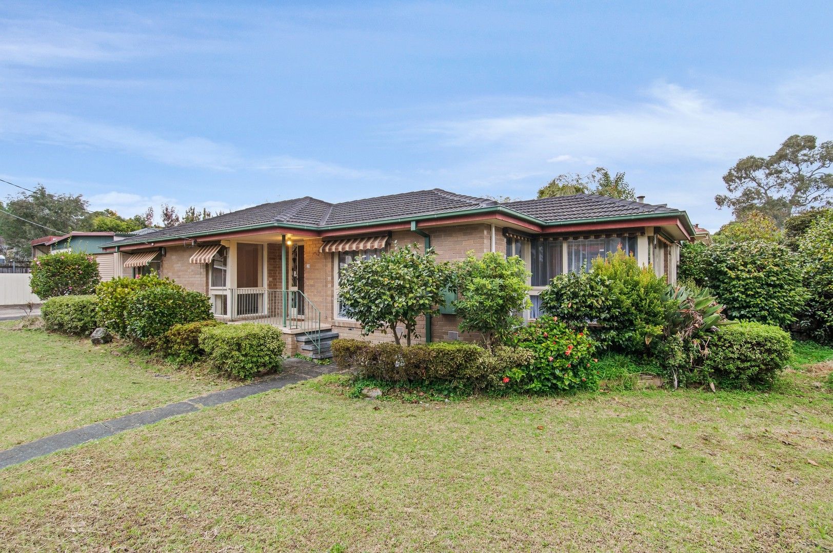 3 bedrooms House in 20 Songbird Avenue CHIRNSIDE PARK VIC, 3116
