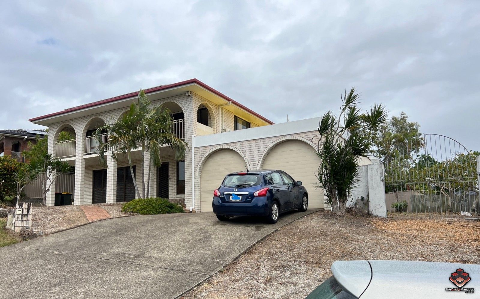 6 bedrooms House in 15 Banwell Crescent CARINDALE QLD, 4152