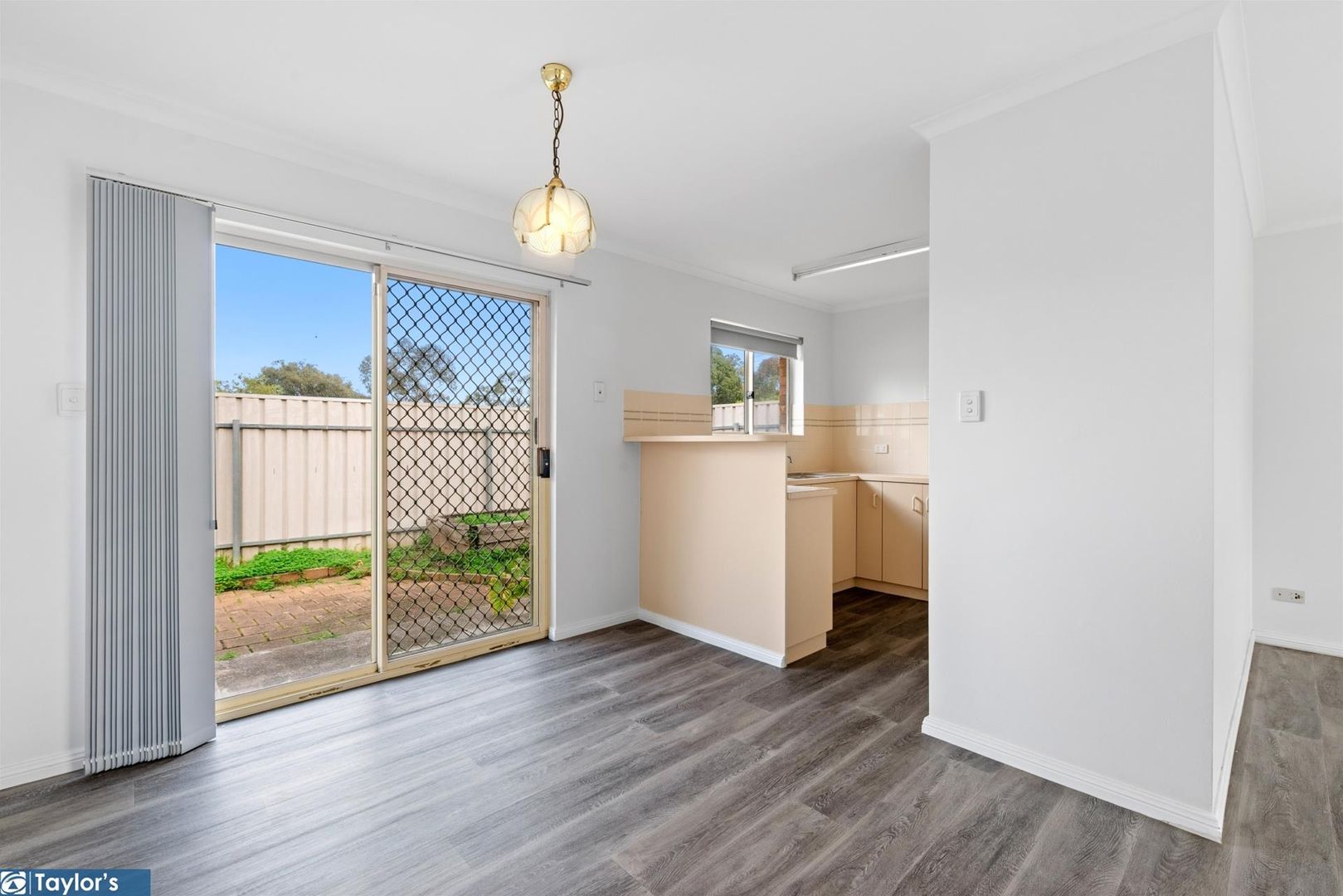 8/103 The Golden Way, Wynn Vale SA 5127, Image 2