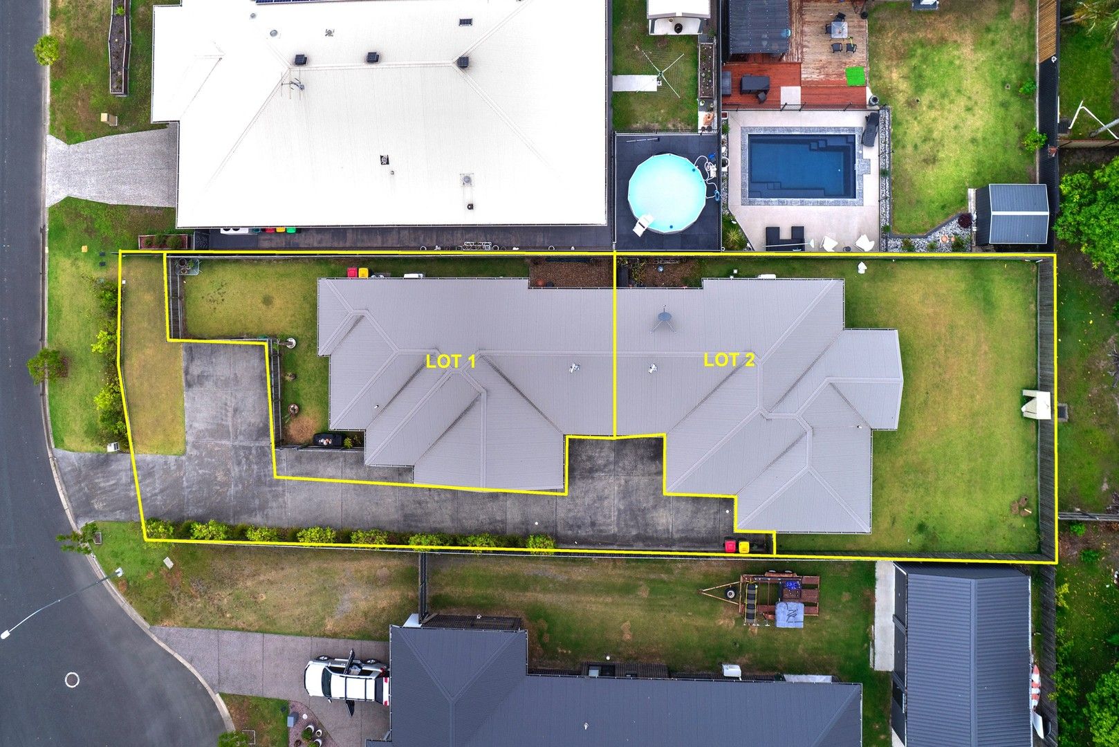 3 bedrooms Duplex in 1 & 2/5 Cedarwood Place LANDSBOROUGH QLD, 4550