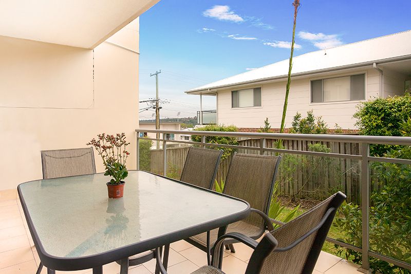 2 bedrooms Apartment / Unit / Flat in 2/8-10 Shackel Avenue BROOKVALE NSW, 2100