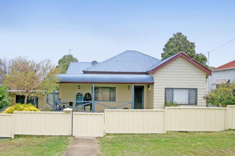 28 Wardle St, Junee NSW 2663, Image 1