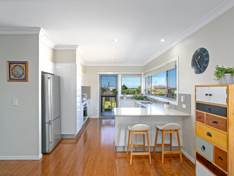 Additional image 4 of 8/133 Prince Edward Parade, Scarborough QLD 4020