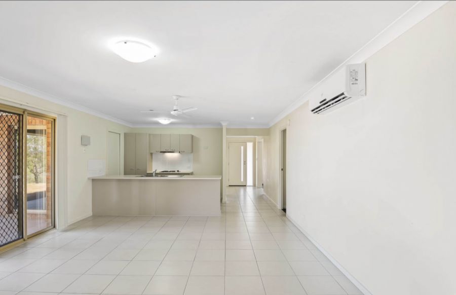 4 Casuarina Crescent, Withcott QLD 4352, Image 2