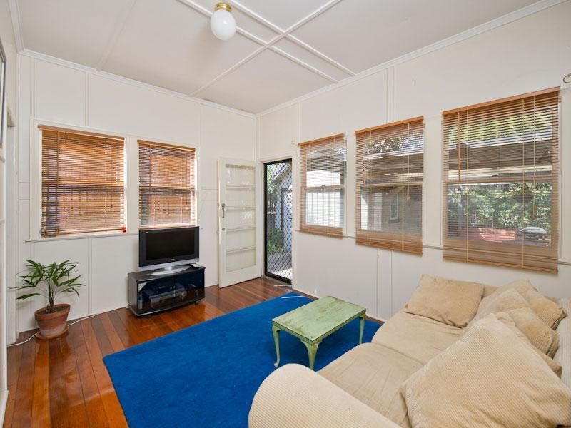 19 Woodcock Street, PADDINGTON QLD 4064, Image 2