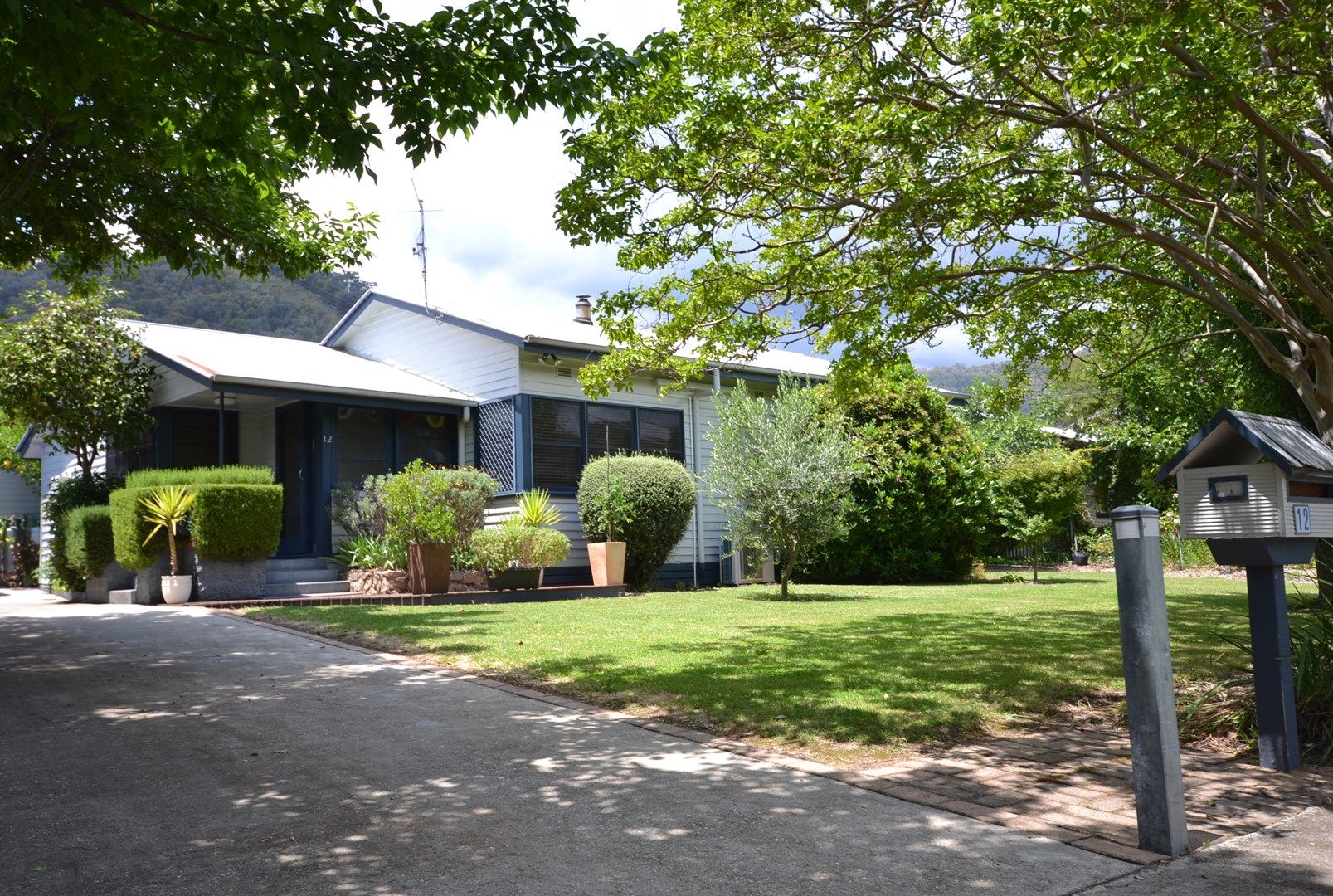 12 Lakeside Avenue, Mount Beauty VIC 3699, Image 0