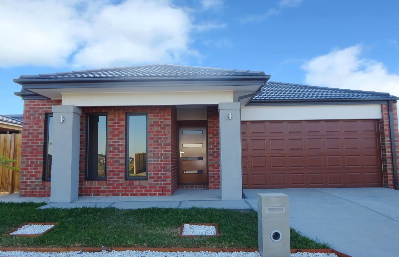 4 bedrooms House in 92 Whiteleaf Drive MICKLEHAM VIC, 3064