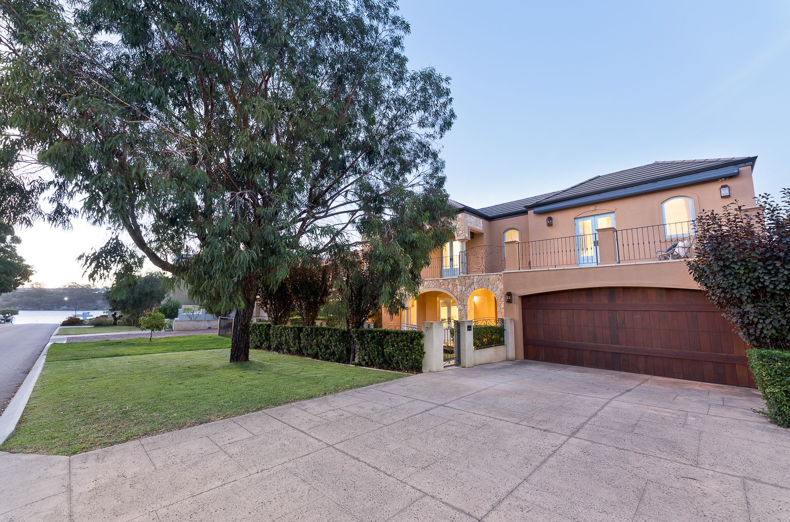 4 bedrooms House in 7A Beach Street BICTON WA, 6157