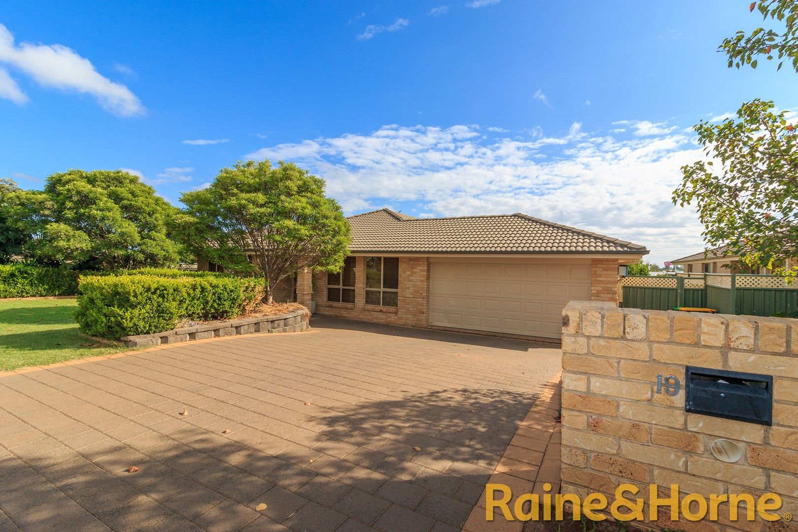 19 Cypress Point Drive, Dubbo NSW 2830, Image 0