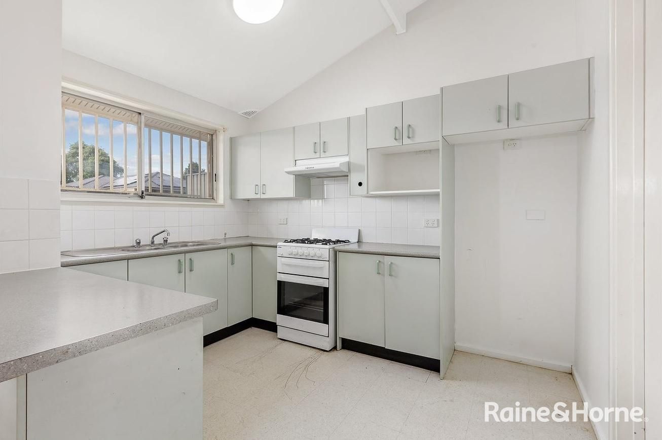 14 Cleopatra Drive, Rosemeadow NSW 2560 House For Rent 550 Domain