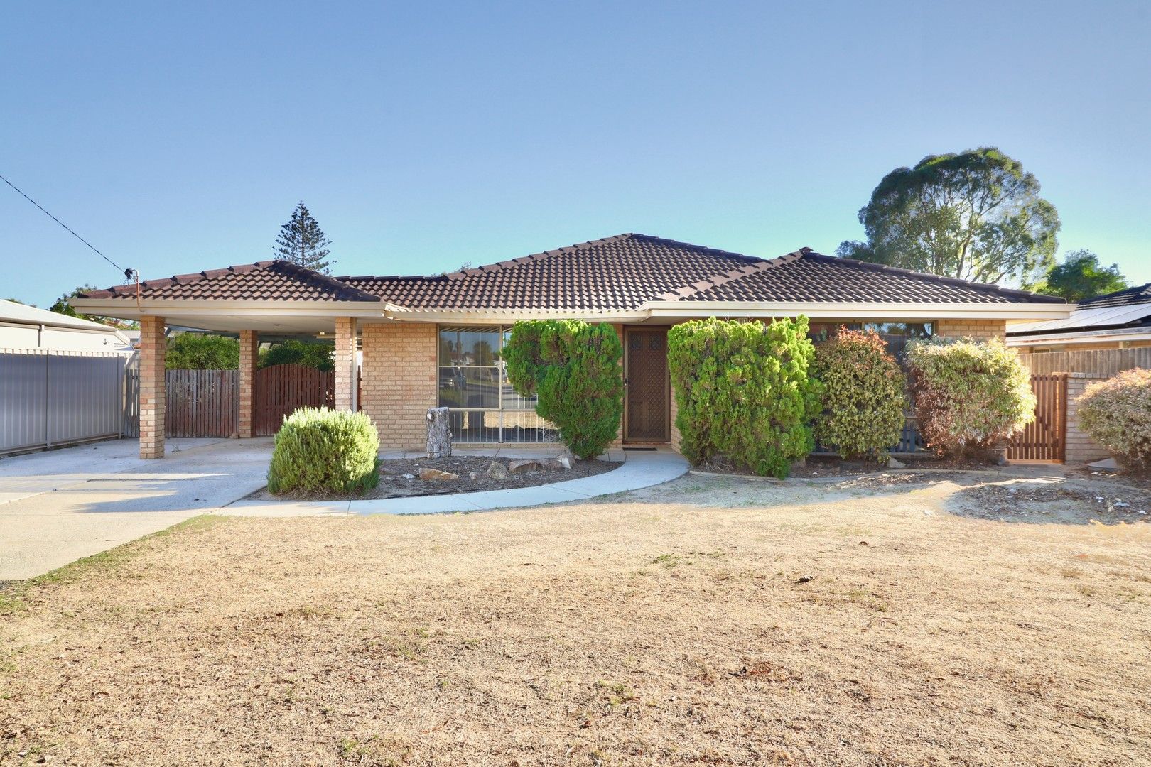 4 bedrooms House in 59 Kingsbridge Road WARNBRO WA, 6169