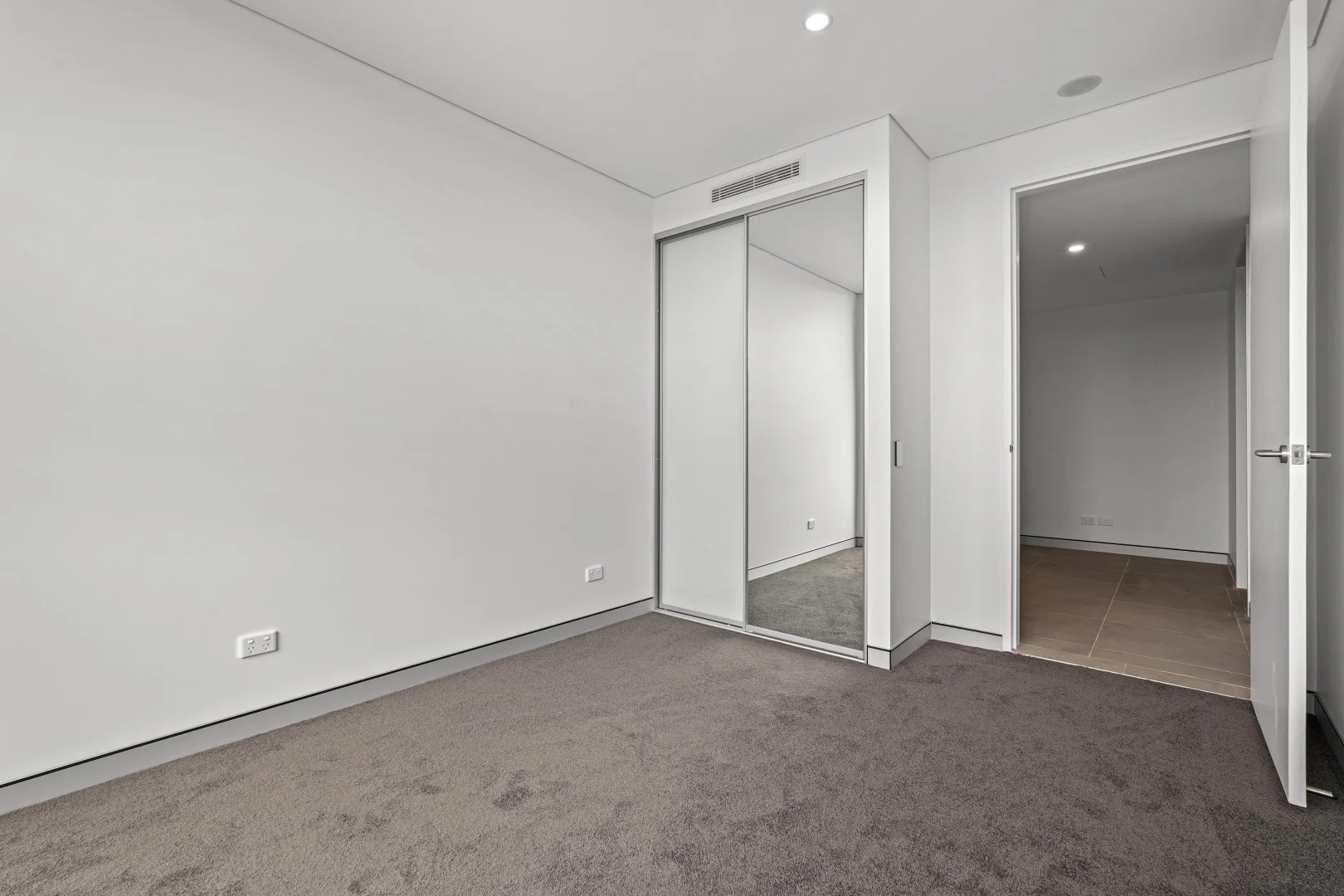 Additional image 7 of 402/179 Albany Street, Point Frederick NSW 2250