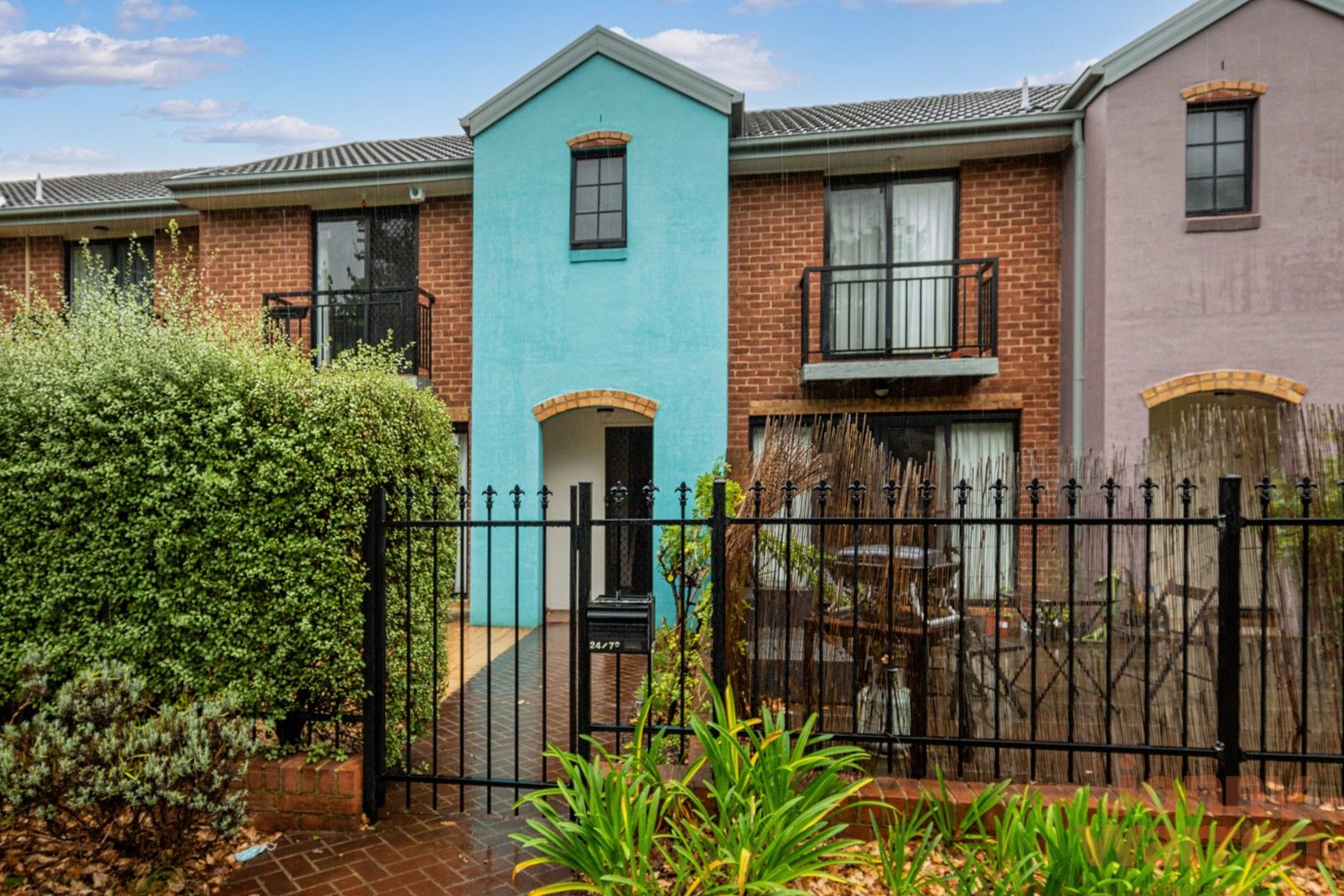 3 bedrooms Townhouse in 24/7 Ijong Street BRADDON ACT, 2612