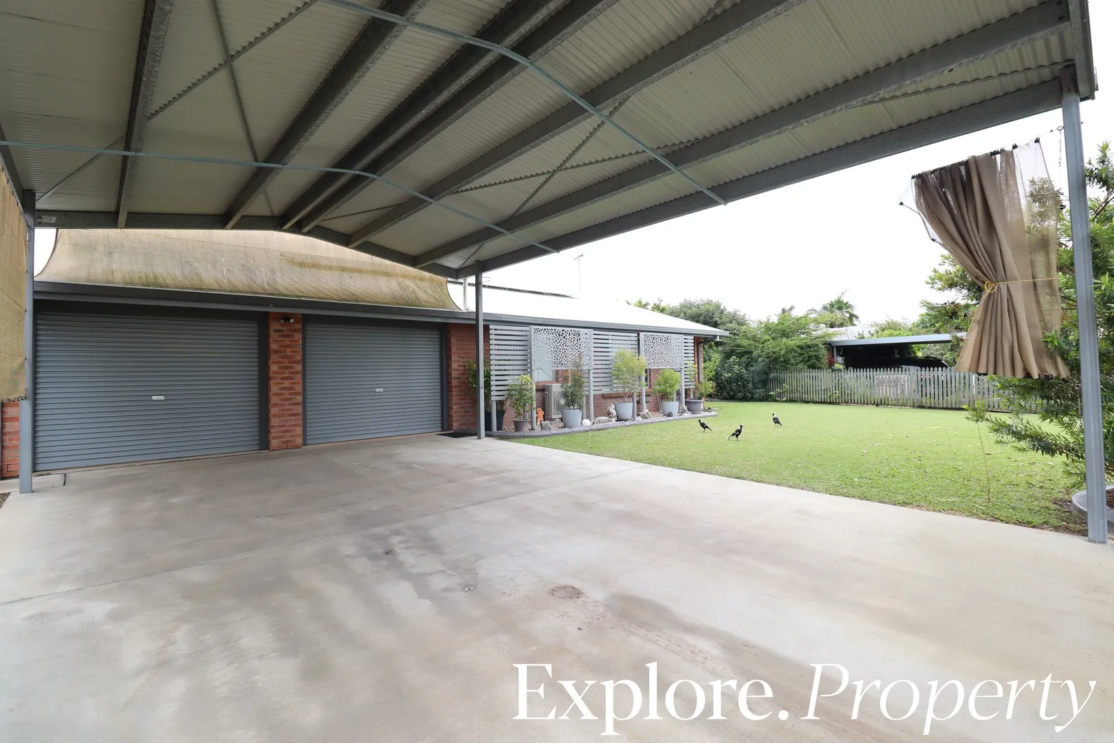 Located in quiet court!, Beaconsfield
