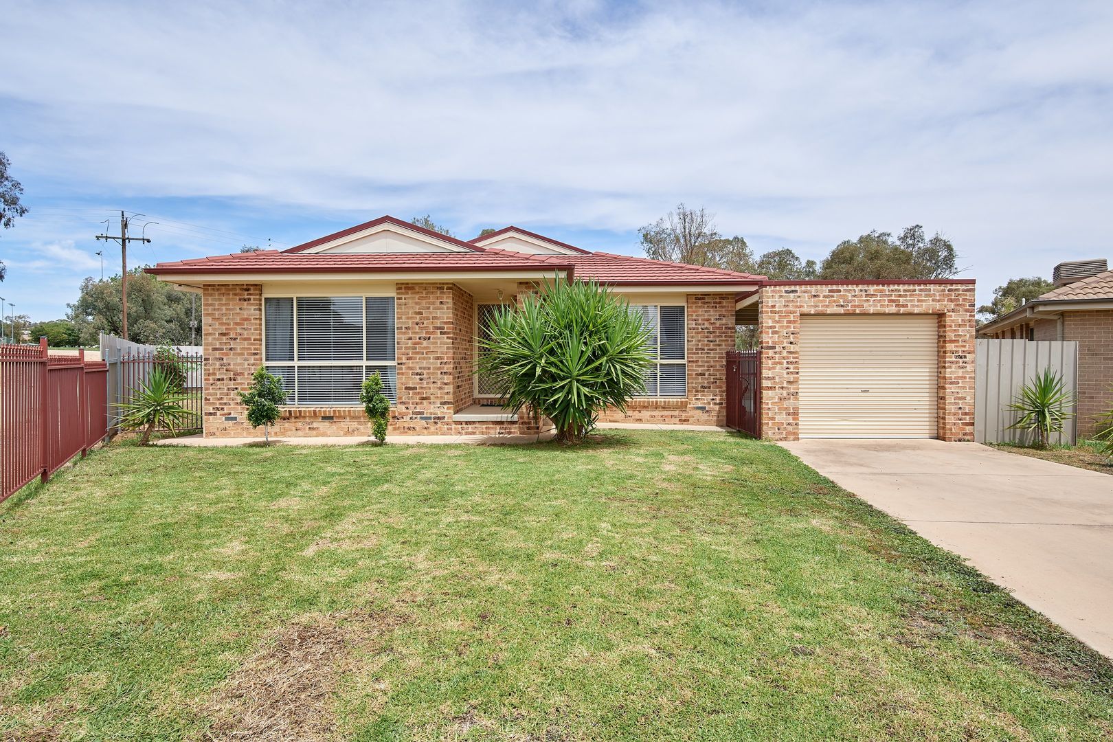 5 Boyd Place, Tolland NSW 2650
