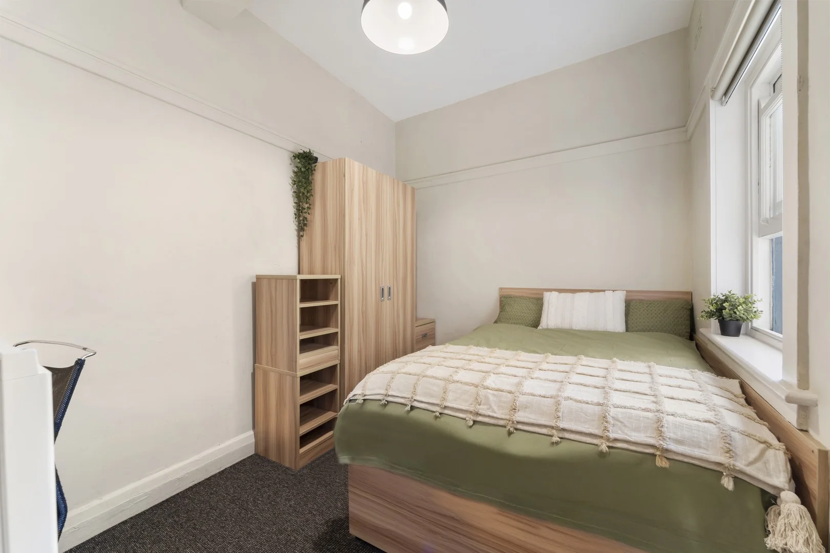 Double Room/39A Elizabeth Bay Road, Elizabeth Bay NSW 2011