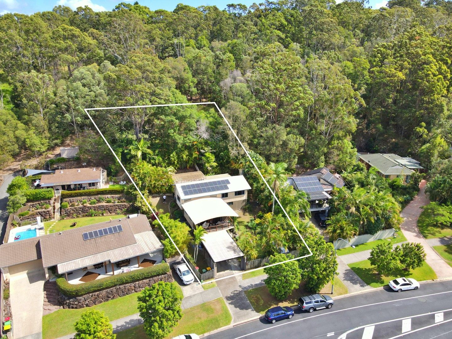 6 bedrooms House in 175 Galleon Way CURRUMBIN WATERS QLD, 4223