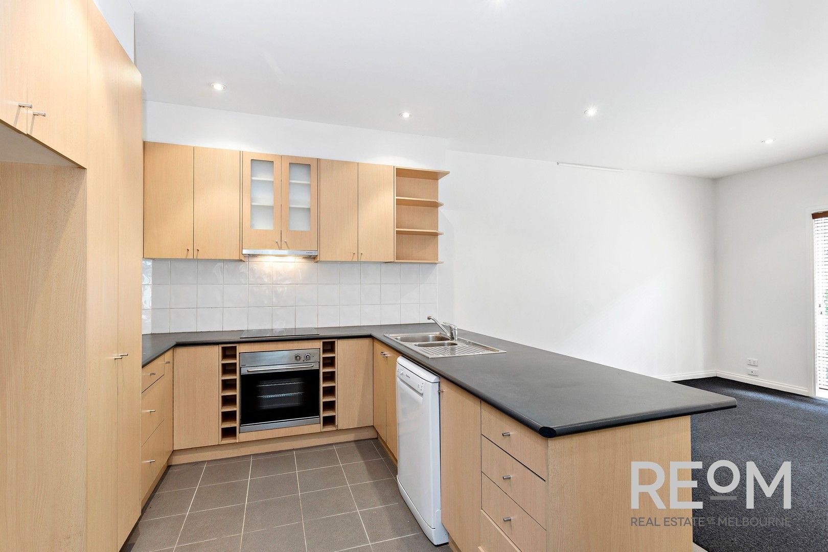 3 bedrooms Townhouse in 16/1 Abbott Street ABBOTSFORD VIC, 3067