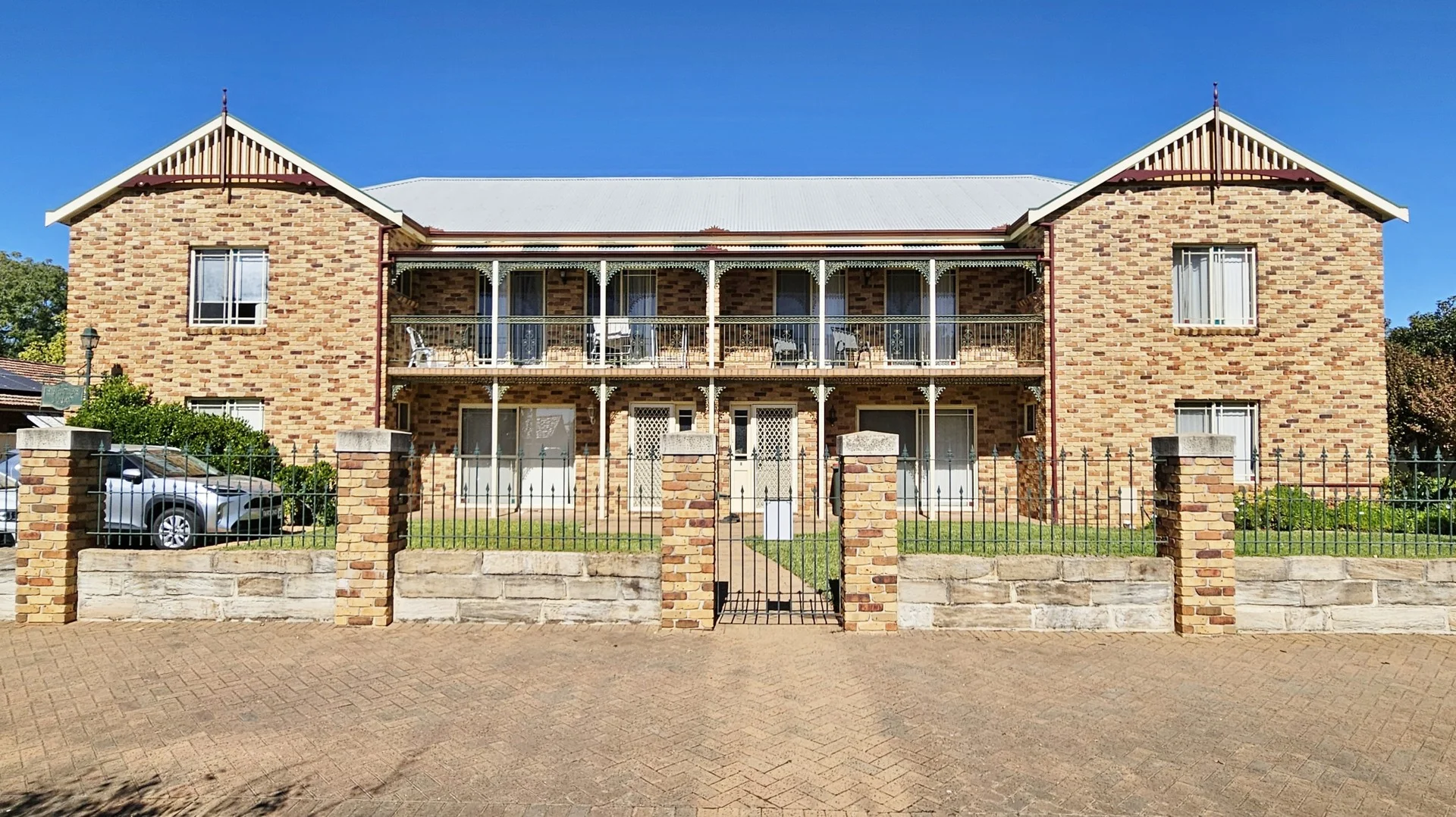 2/77 Bultje Street, Dubbo NSW 2830