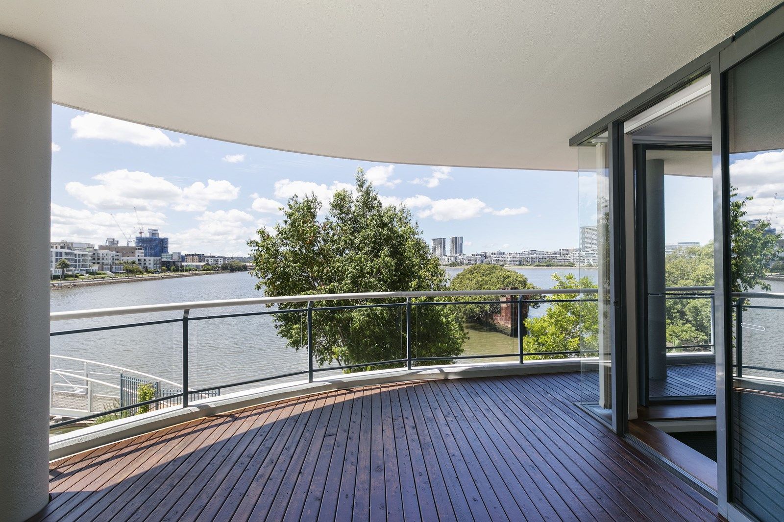 3/29 Bennelong Parkway, Wentworth Point NSW 2127, Image 2