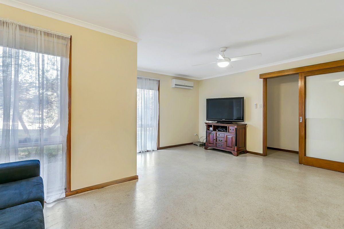 27 Candy Road, O'Halloran Hill SA 5158, Image 2