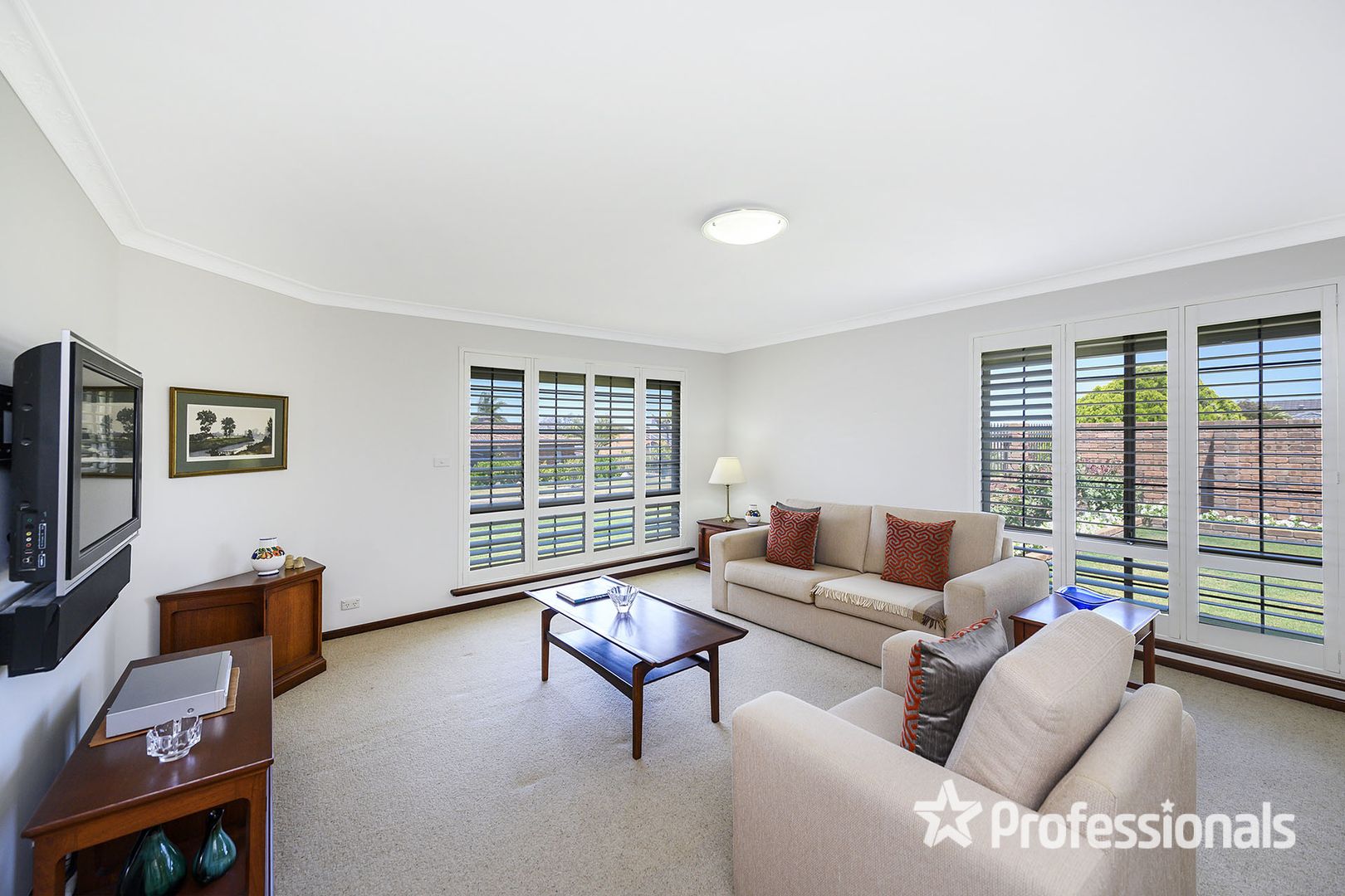 2 Chauncey Court, Kingsley WA 6026, Image 2