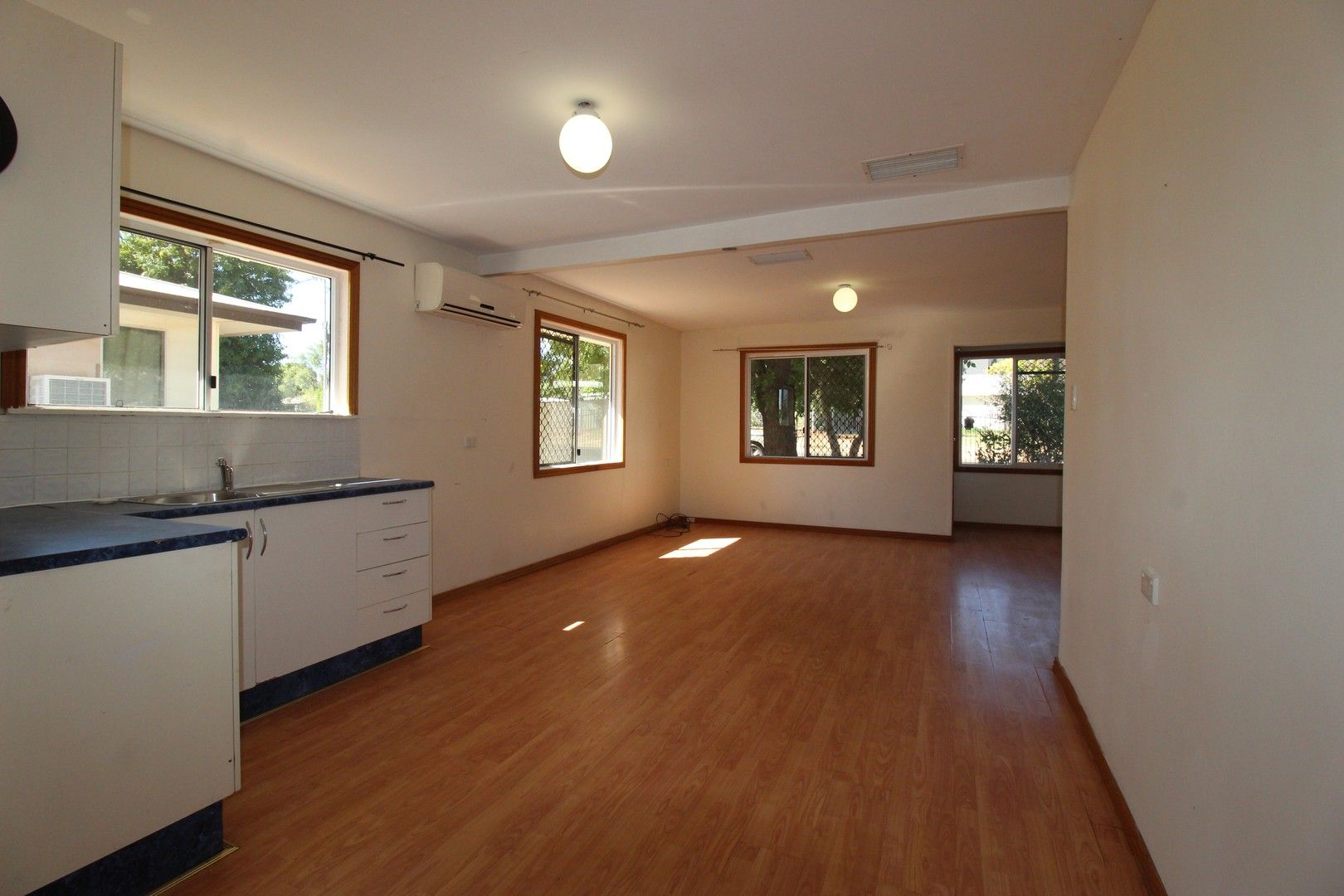 3 bedrooms House in 75 Doughan Terrace MOUNT ISA QLD, 4825