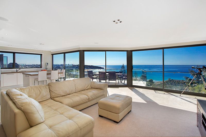 14 Seaview Avenue, CURL CURL NSW 2096, Image 1