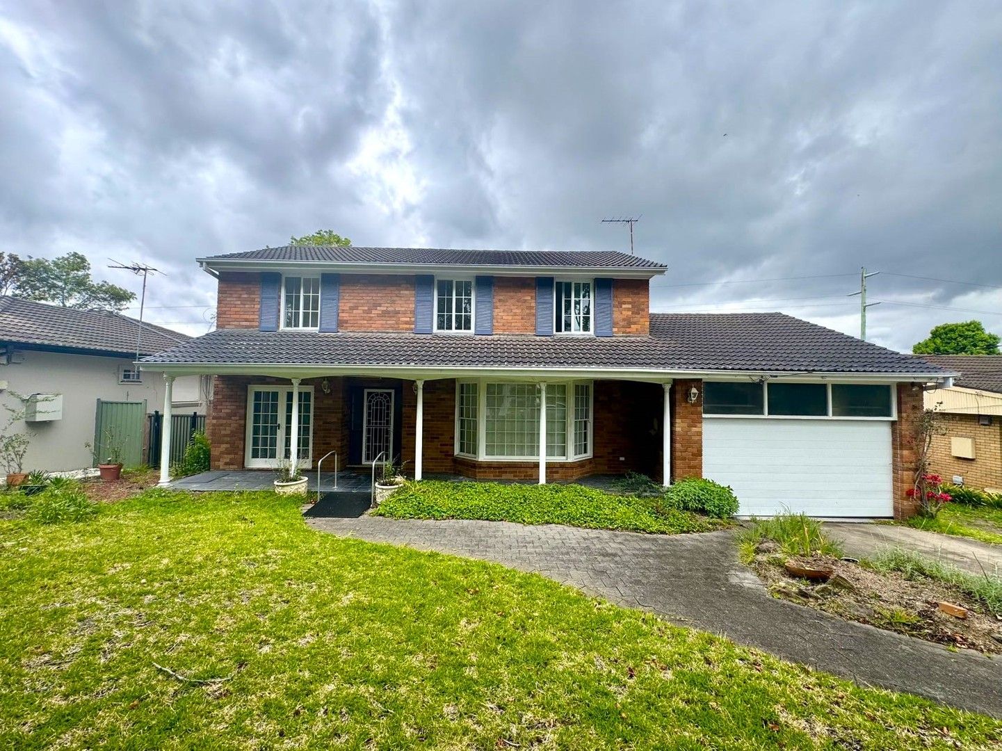 5 bedrooms House in 40 Brunette Drive CASTLE HILL NSW, 2154