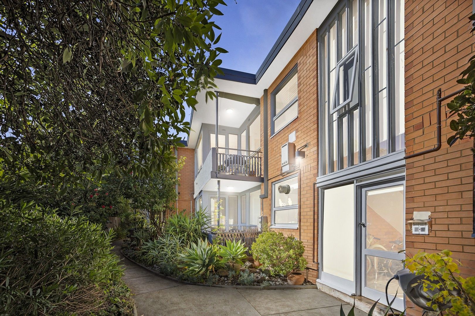 8/37 Victoria Street, Elsternwick VIC 3185, Image 2