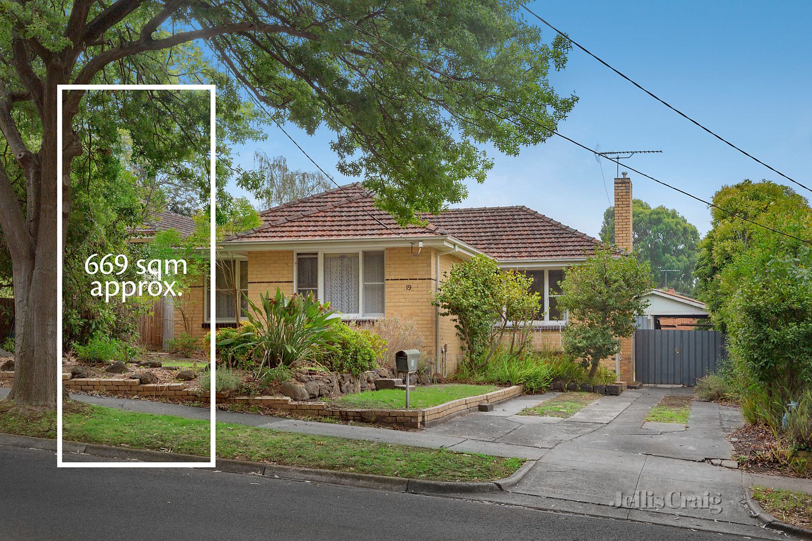 19 Garden Avenue, Mitcham VIC 3132, Image 0