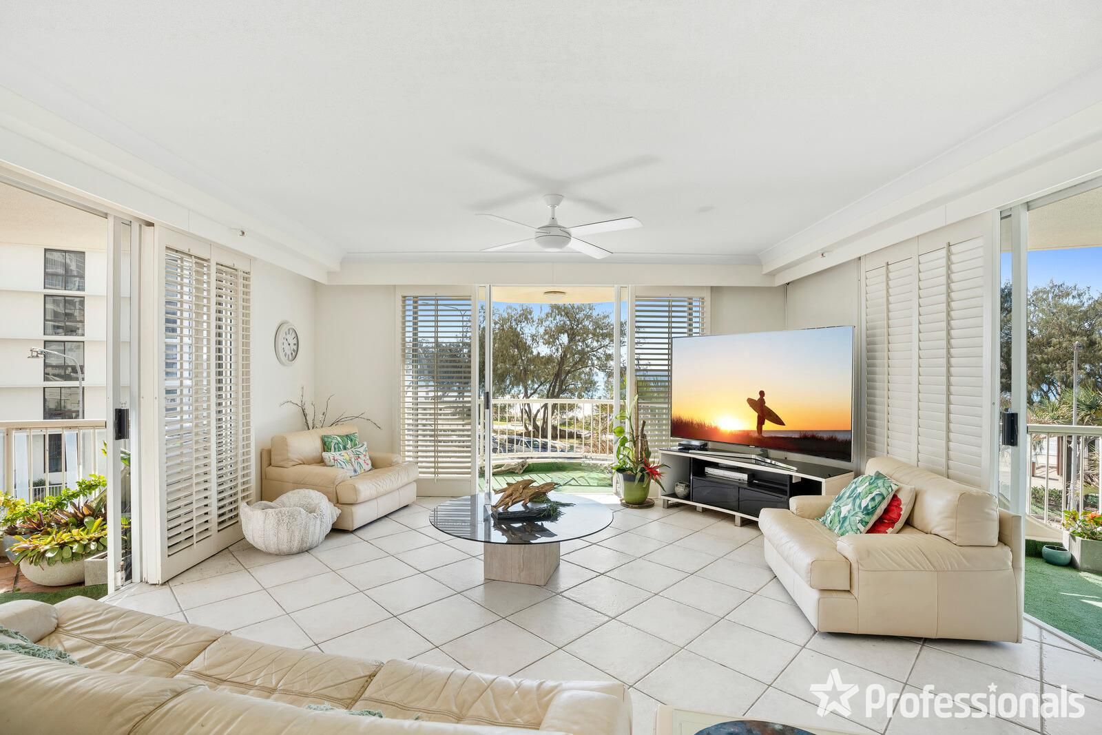 306/2-4 View Avenue, Surfers Paradise QLD 4217, Image 2