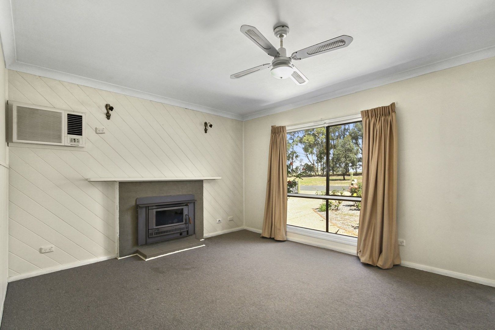 55 Maffra Road, Heyfield VIC 3858, Image 2