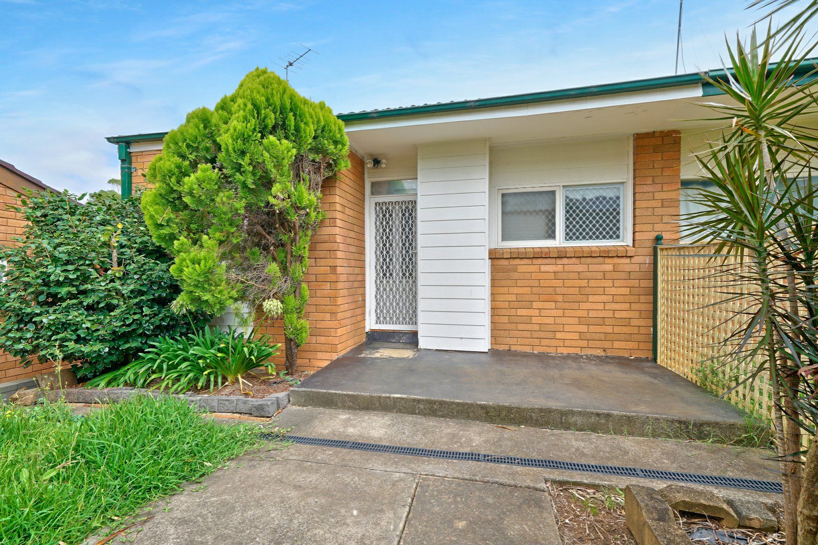 11 Green Lane, Bradbury NSW 2560, Image 0