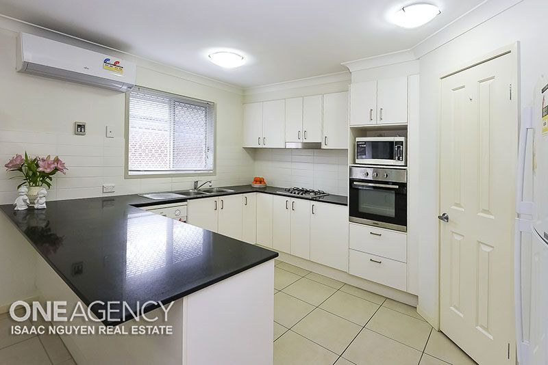 11 Chanel Place, Durack QLD 4077, Image 2