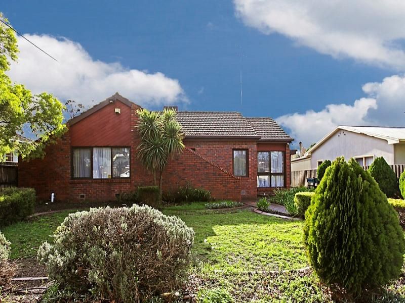 3 bedrooms House in 106 Barrabool Road HIGHTON VIC, 3216
