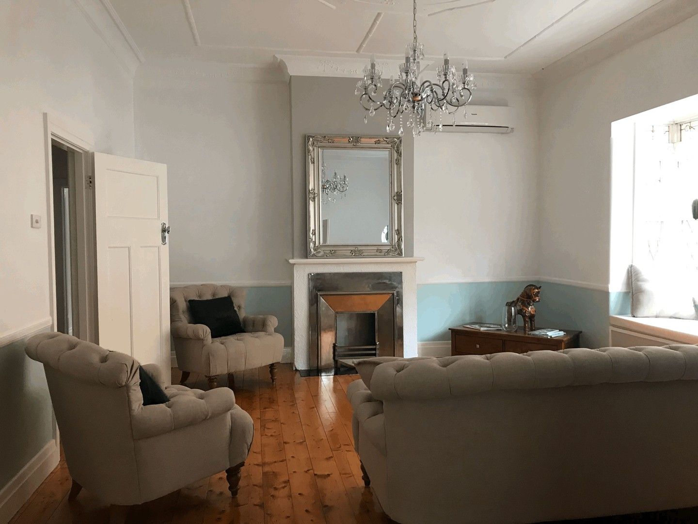 4 bedrooms House in 70 HOLMES ROAD MOONEE PONDS VIC, 3039