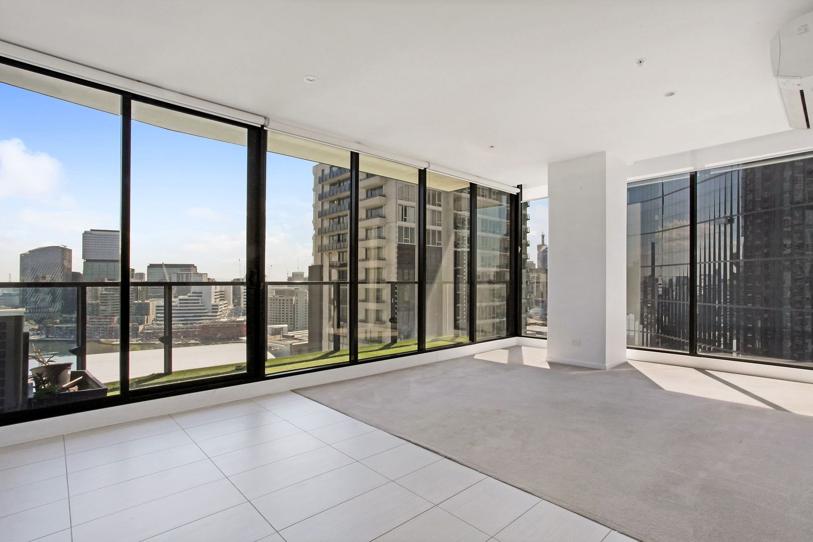 2 bedrooms Apartment / Unit / Flat in 1908/46 Haig Street SOUTHBANK VIC, 3006