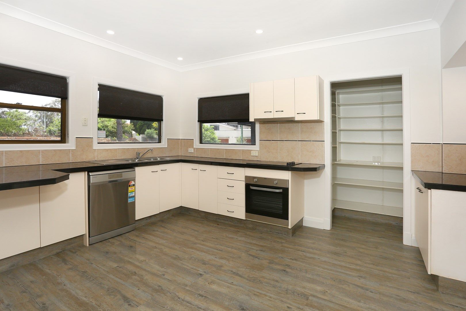 2A Greer Terrace, Southport QLD 4215, Image 2