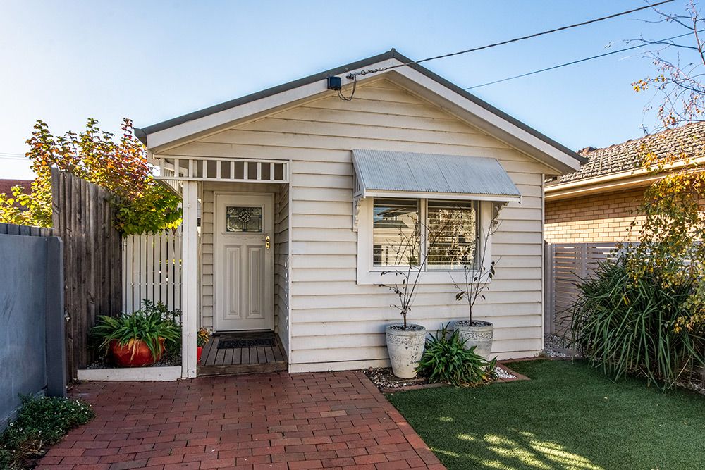 18 Saffron Street, Newtown VIC 3220, Image 0