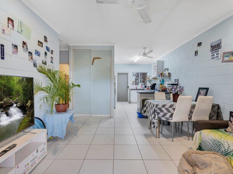 3/2 Ingham Court, Mooroobool QLD 4870, Image 2