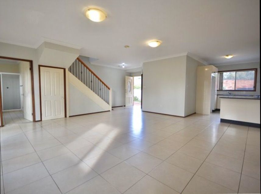 3 bedrooms Townhouse in 100 CHESTER HILL ROAD BASS HILL NSW, 2197