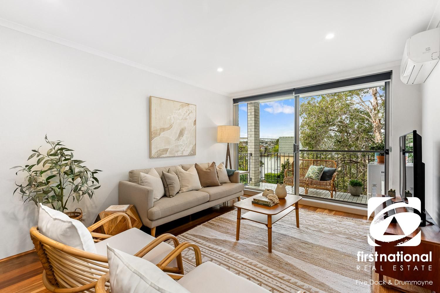 2 bedrooms Apartment / Unit / Flat in 5/12 Bortfield Drive CHISWICK NSW, 2046