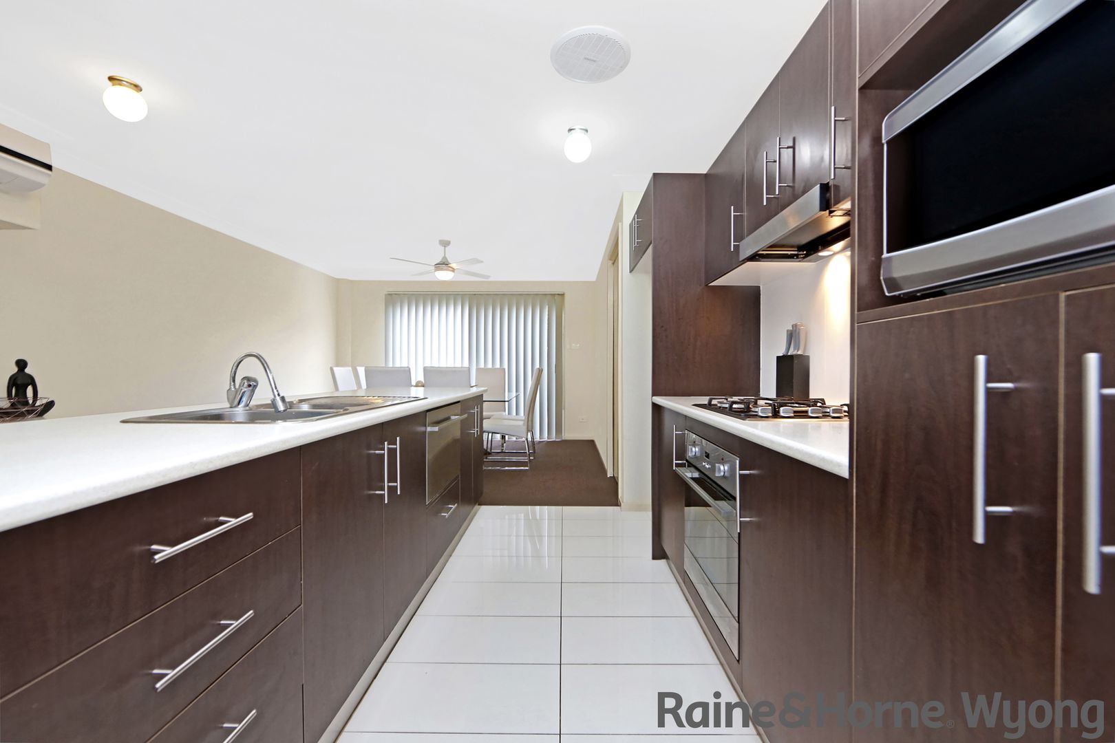 2/2a Nicole Close, Watanobbi NSW 2259, Image 1