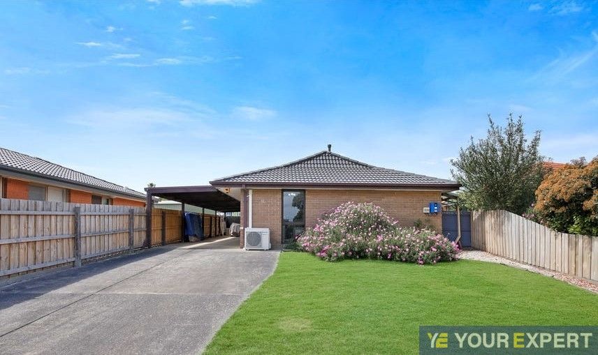 3 bedrooms House in 16 Blaxland Avenue CRANBOURNE NORTH VIC, 3977