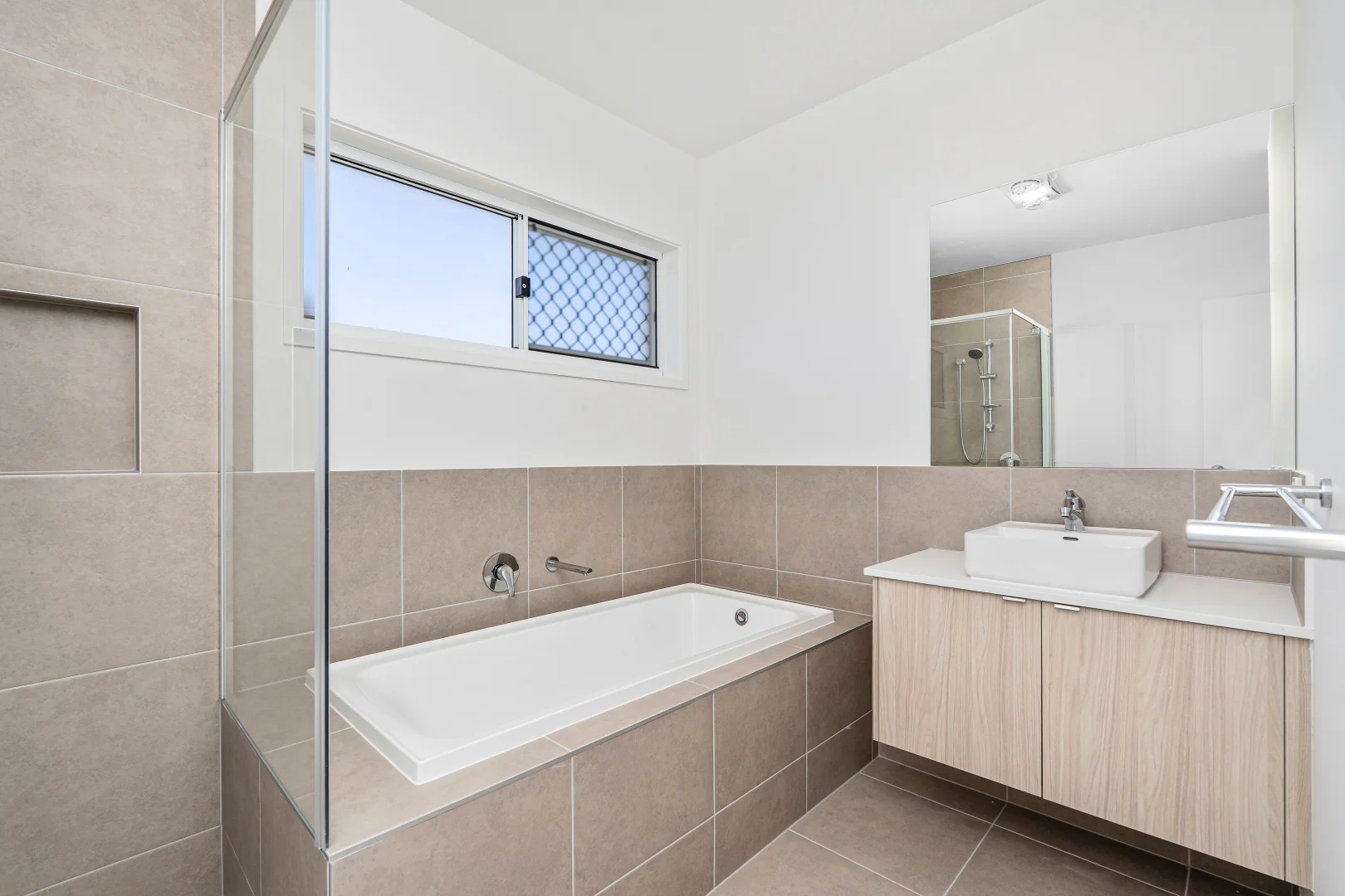 Additional image 12 of 8/124-128 Colyton Street, Torquay QLD 4655